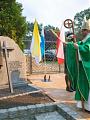 Poświęcenie obelisku ku pamięci kobiet więzionych przez nazistów w klasztorze SS. Karmelitanek Bosych w Łodzi